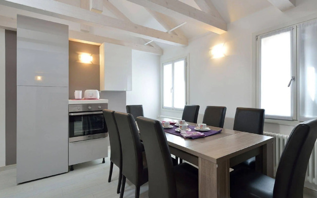 Rialto Deluxe Apartments