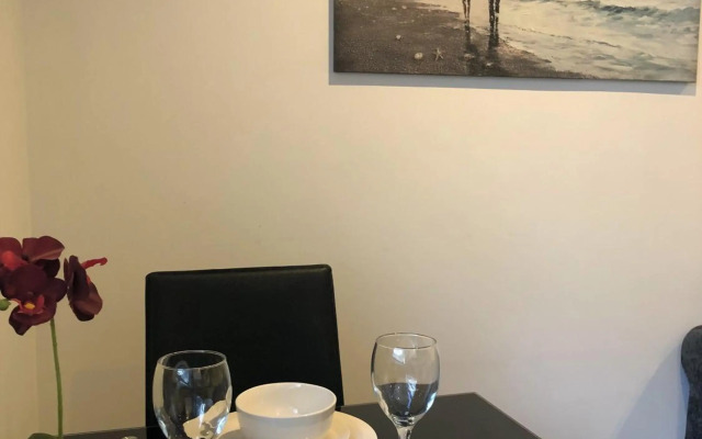 Fox House, Studio Apartments