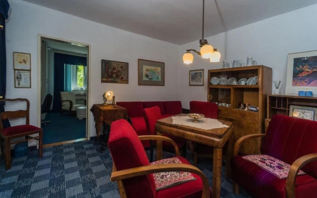 Apartment Cocic Garden