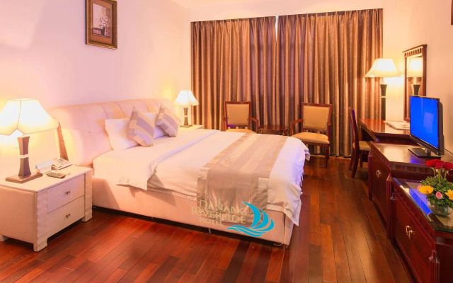 Da Nang Riverside Hotel