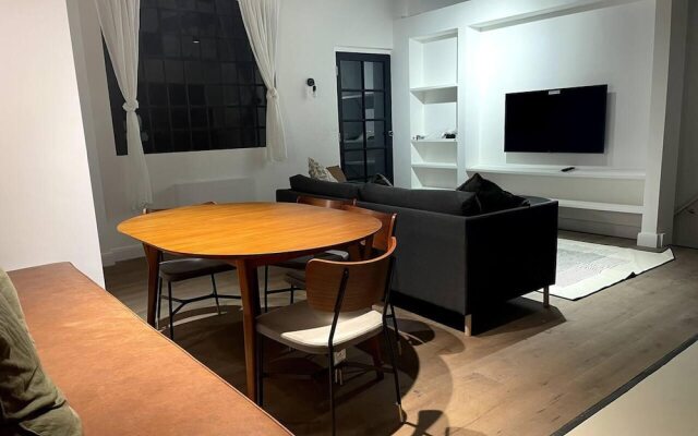 Design led Duplex Apartment in Buzzing Queens Park