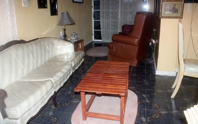 Dream Vacation ST Catherine Jamaica - Guest Suites for Rent in Spanish Town