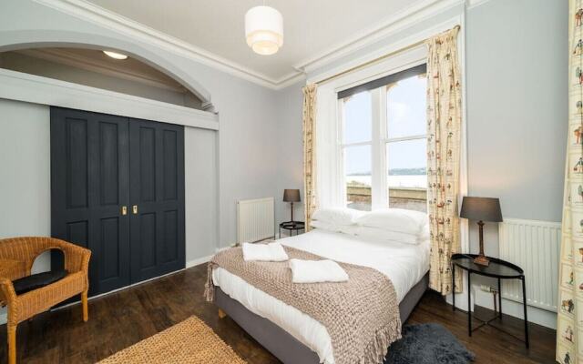 The Gate Lodge - Modern and Period Combined