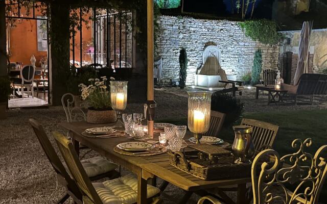 Manoir De La Croix Saint Louis