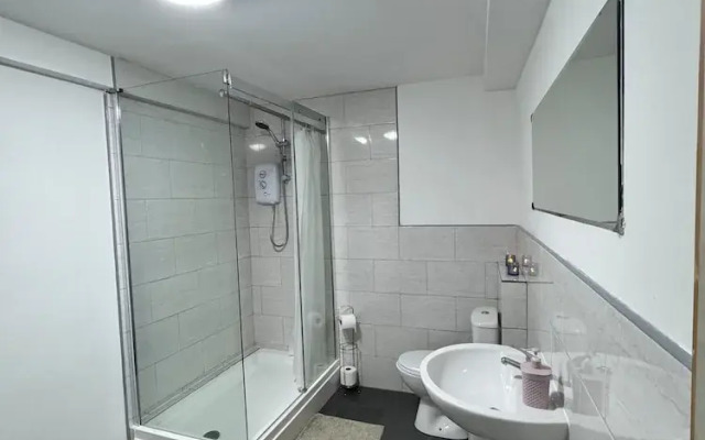 The Rich Living Apartment