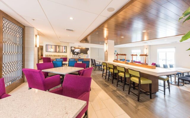 Holiday Inn Express Charleston by IHG