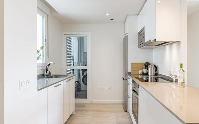 JG- Top modern apartment in Nueva Andalucia