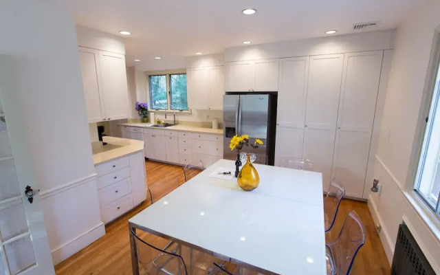 Amazing Single House in Brookline