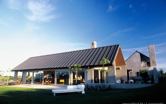 Takatu Lodge and Vineyard