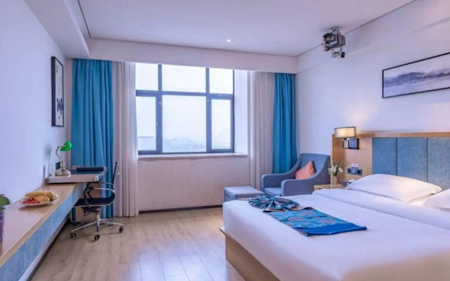 Huanpeng Holiday Hotel