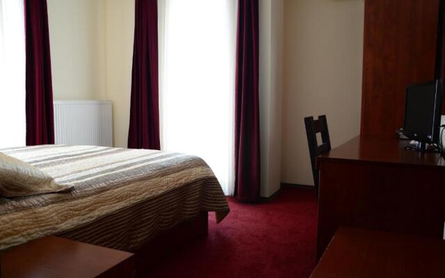 Parlament Hotel