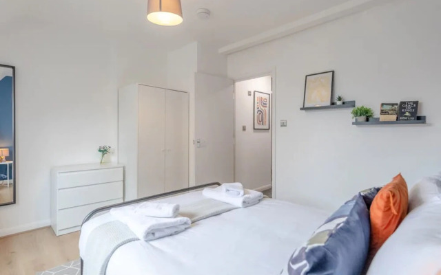 Central 3 Bedroom House With Garden