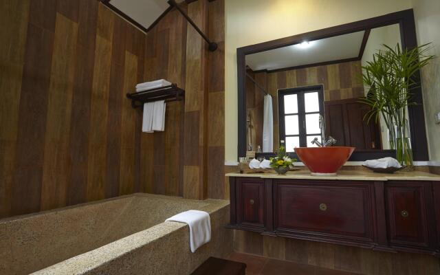 Santi Resort & Spa