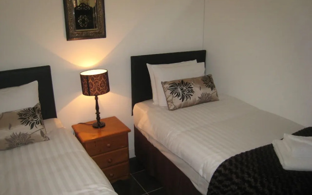 Romeo Cottage