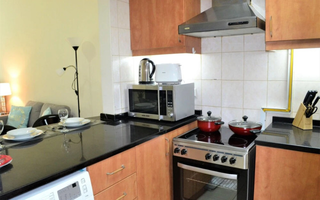 NMR - New Spacious Studio flat