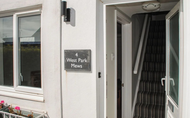 4 West Park Mews
