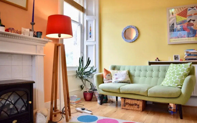 Spacious 2 Bedrooms Apartment by Royal Mile