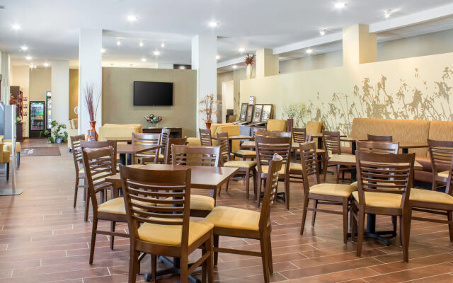 Sleep Inn & Suites Lincoln University Area