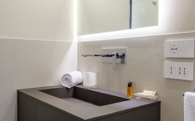 Golden Suite by Studio Vita