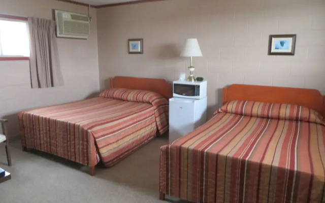 Adams Golden Acres Motel