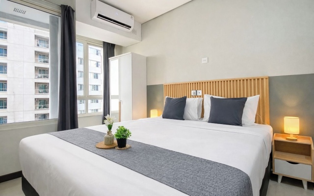 Strategic And Neat Studio At Nifarro Park Apartment – Guest Rooms – Jakarta