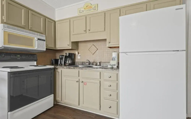Moonraker 3 1 Bedroom Condo by RedAwning