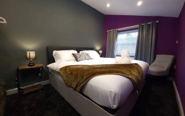 Liverpool City, Fairfield Duplex Suite