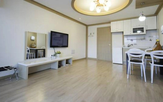 Bay Condo Hotel Tongyeong