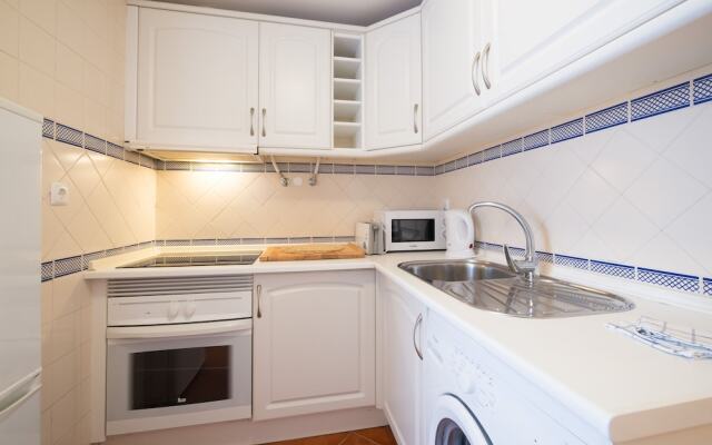 Nomad's Alfama Flats - Typical Street