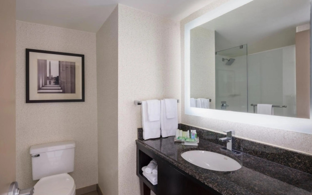 Motel 6 Santa Barbara, CA - State Street