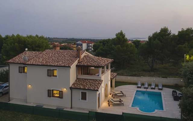 Detached Villa With Swimming Pool in the South of Istria Near the Sea