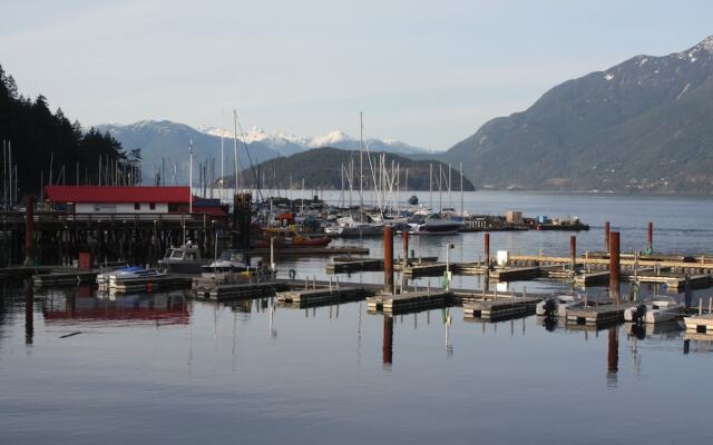 Horseshoe Bay Motel