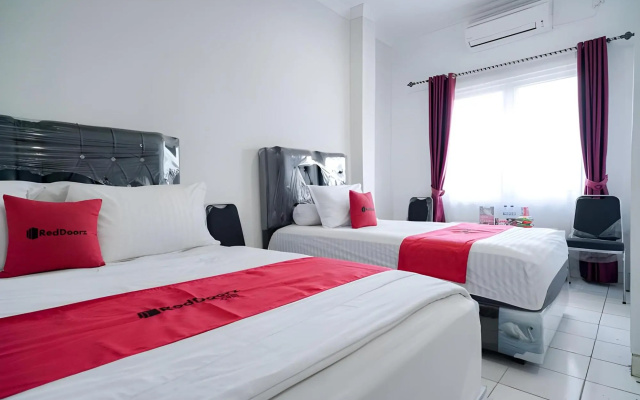 Penginapan Timur 2 By RedDoorz – Guest Rooms – Palembang