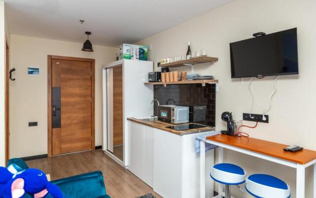 Stylish Studio Apartment with balcony