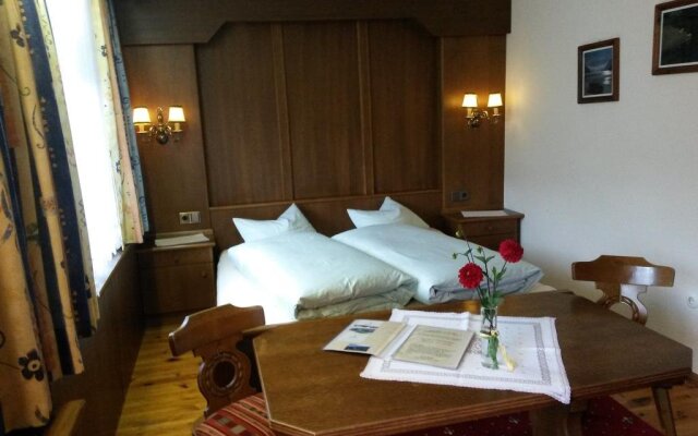 Gasthof Pension Traube