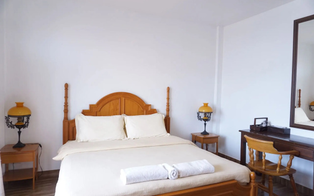 Sri Chiangkhan Hotel