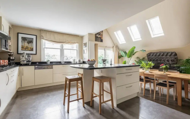 Poplar Grove II by Onefinestay
