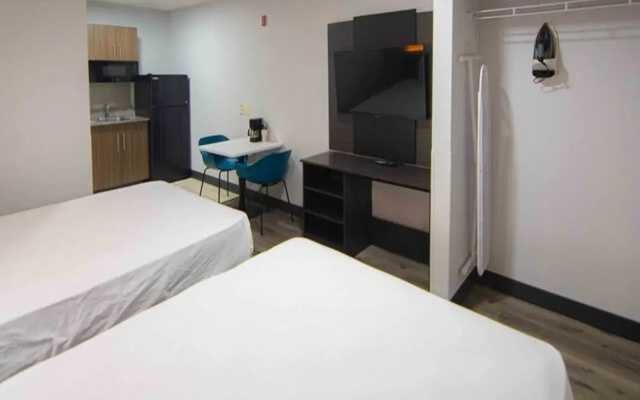 Studio 6 Extended Stay - West Palm Beach, FL