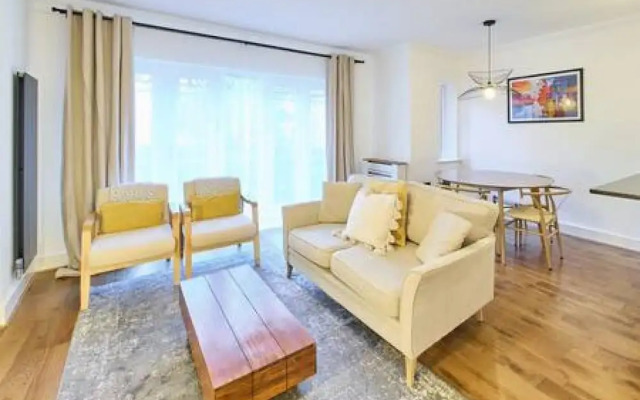 Host Stay Bellflower Mews
