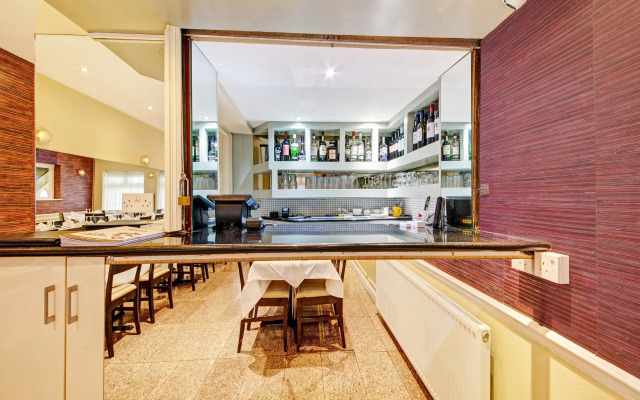 OYO Bostons Manor Hotel, Hanwell London
