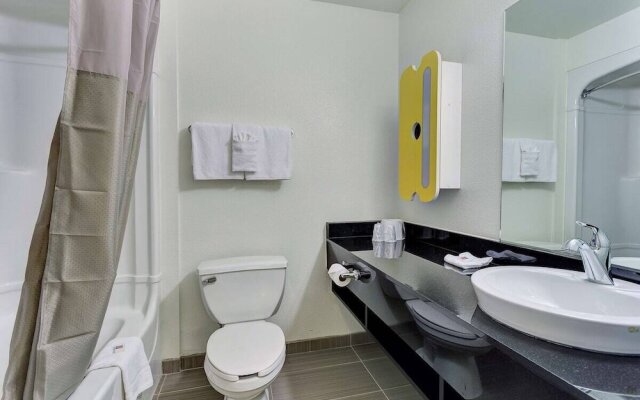 Studio 6 Belmont, CA – San Francisco - Redwood