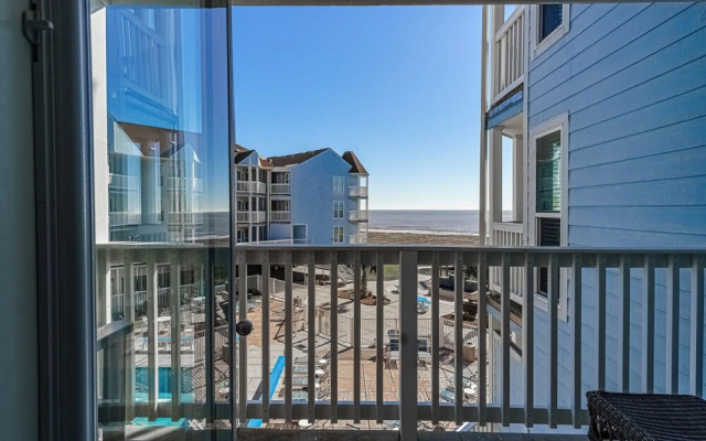 Seascape 1215 Studio Bedroom Condo by RedAwning