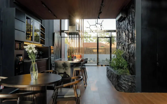 Black Rock Villas