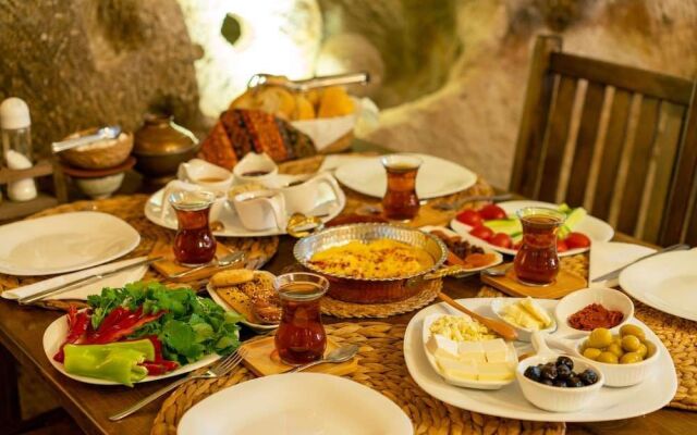 Cappadocia inans Cave & Swimming Pool Hot