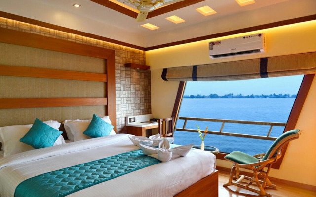Cosy Houseboats