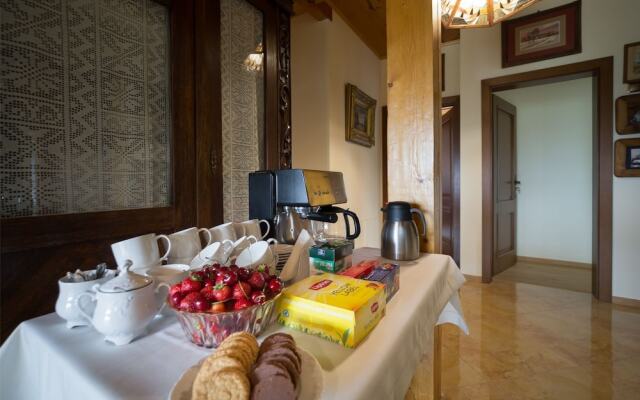 RetroHouse - Adults Only