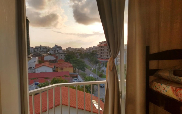 Suíte com Cozinha independente em Apartamento