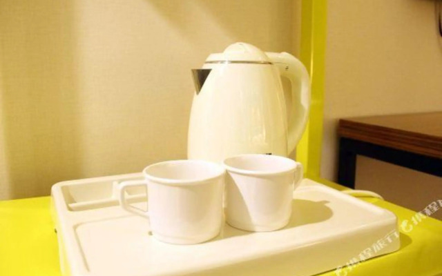 Super 8 Kaifeng City Government