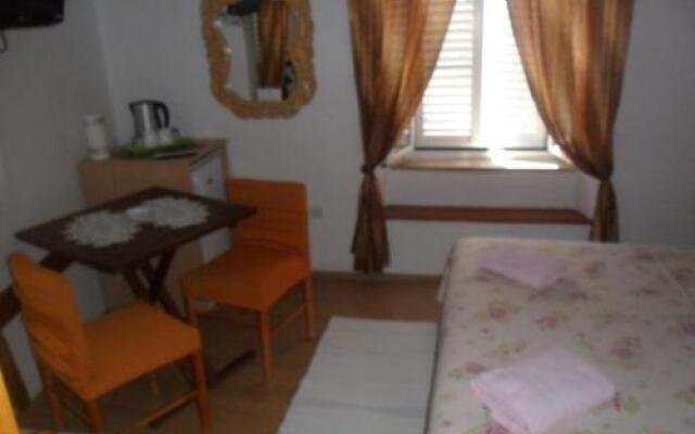 Guest House Leon