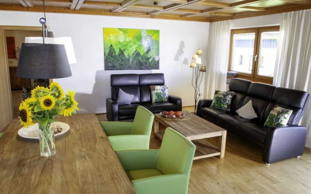Apartment With Swimming Pool